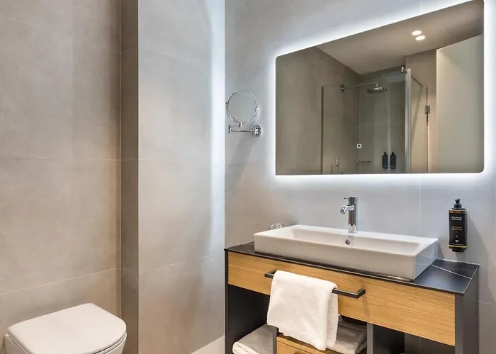 Mercure 4* Тирана