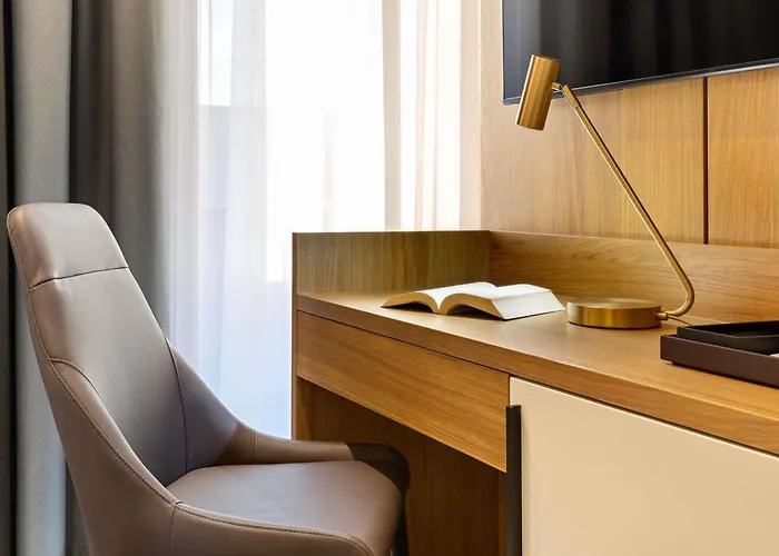 Mercure Отель Тирана