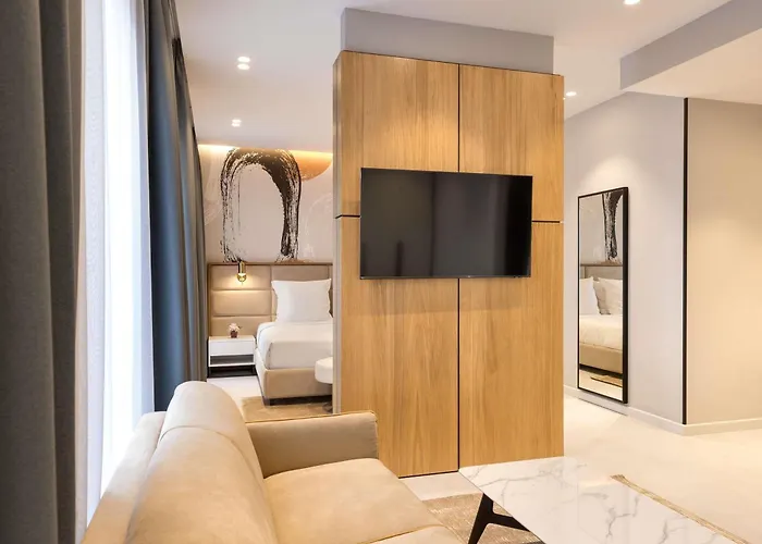 Mercure 4* Тирана